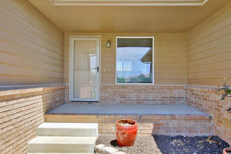 2024 E Clover Ct, Andover, KS 67002