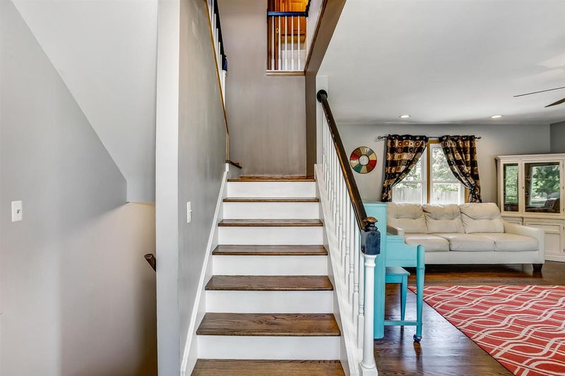 5132 E Willow Point Rd, Bel Aire, KS 67220