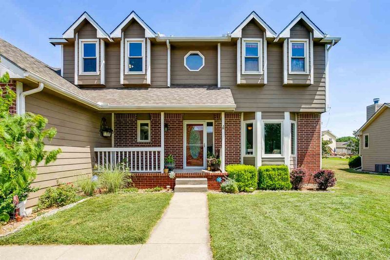5132 E Willow Point Rd, Bel Aire, KS 67220