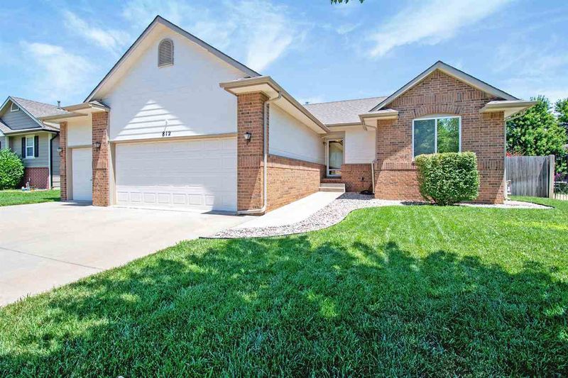 812 N Linden, Derby, KS 67037