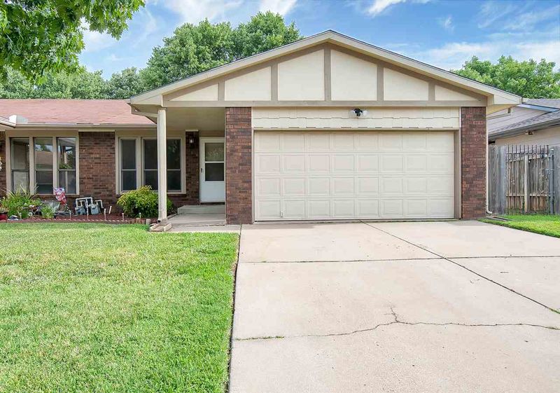 8724 E Boston St, Wichita, KS 67207-3610