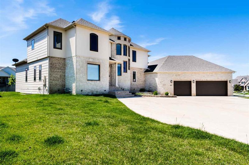 1818 N Burning Tree Cir, Wichita, KS 67230