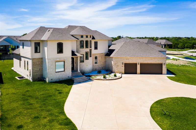 1818 N Burning Tree Cir, Wichita, KS 67230