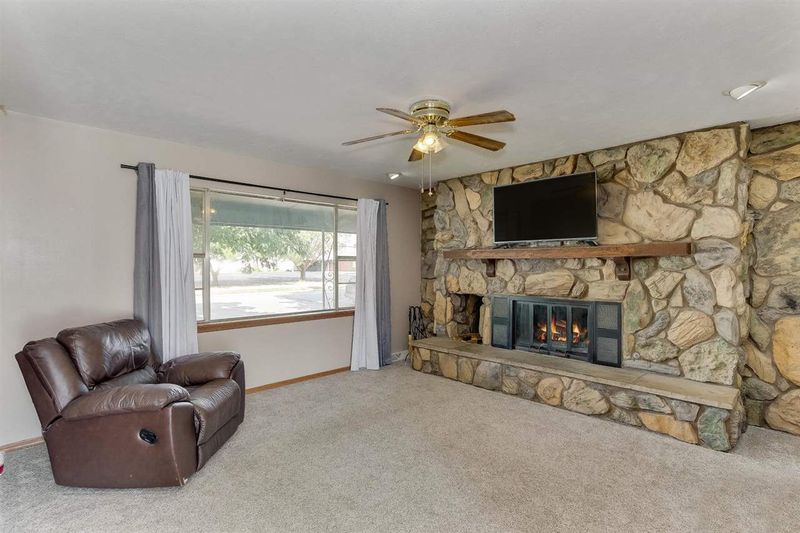 644 S James, Maize, KS 67101