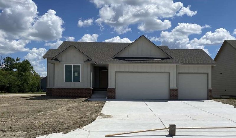 5879 E Central Park Ave, Bel Aire, KS 67220
