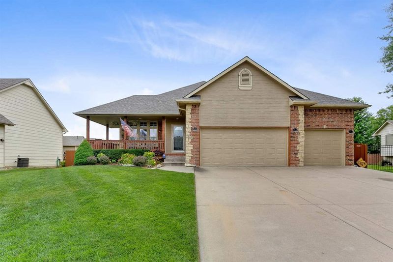 2207 E Timber Creek St, Derby, KS 67037