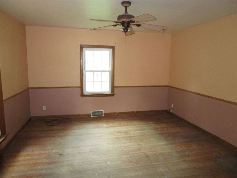 320 S Willow St, Douglass, KS 67039