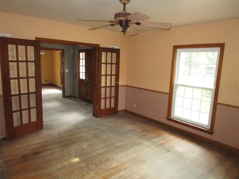 320 S Willow St, Douglass, KS 67039