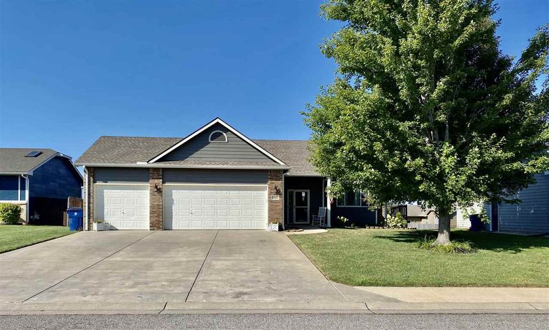 2043 E Zachary Dr, Derby, KS 67037