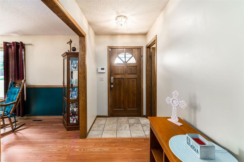 2111 S Cooper Ct, Wichita, KS 67207