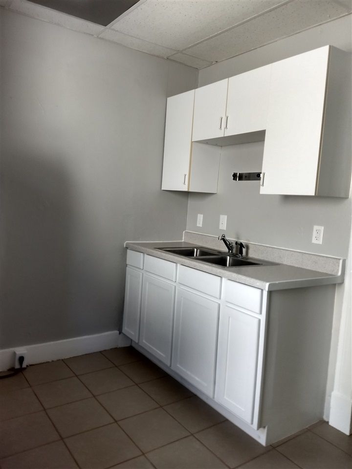 1100 N Duncan, Newton, KS 67114