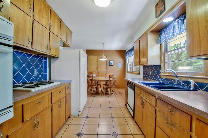 5632 Coe Ct, Wichita, KS 67208