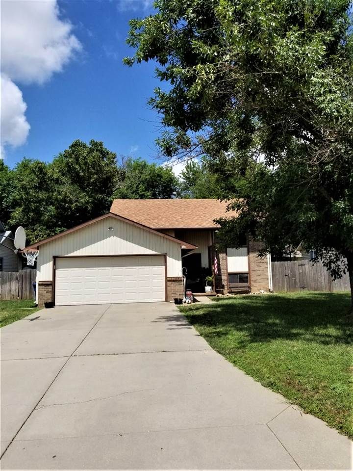 62 Arnold Dr, Augusta, KS 67010