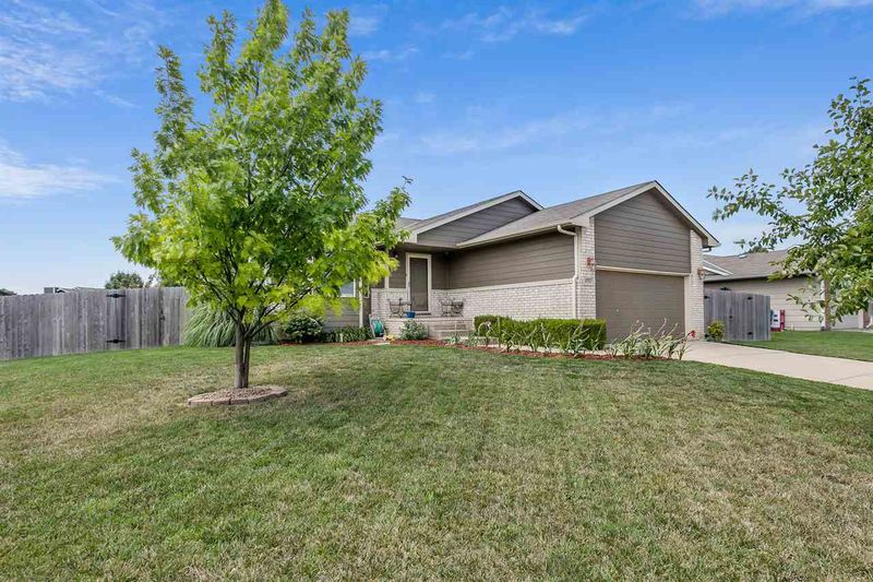 1753 Honeysuckle, Andover, KS 67002