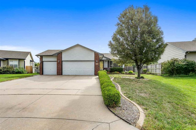 1714 E Winterset St, Goddard, KS 67052