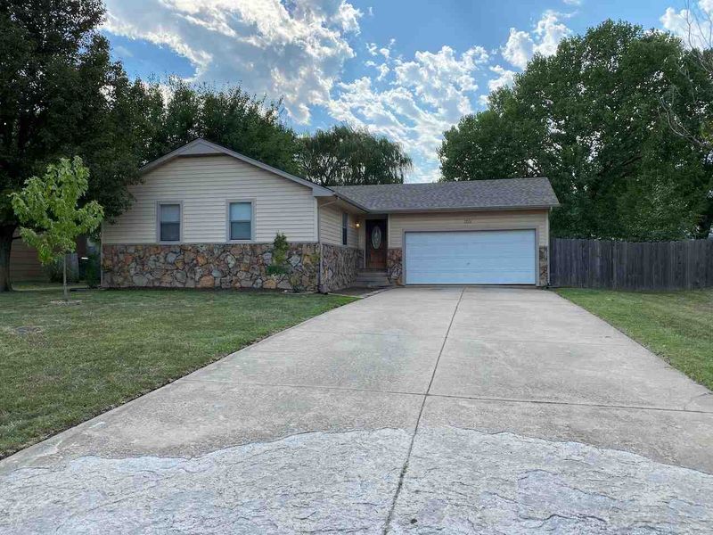 1201 N West St, Rose Hill, KS 67133