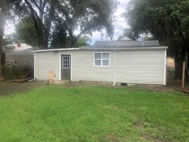 2011 W Mccormick Ave, Wichita, KS 67213