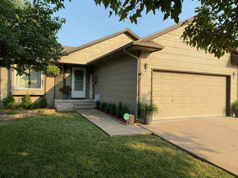 2404 N Mainsgate Dr, Augusta, KS 67010
