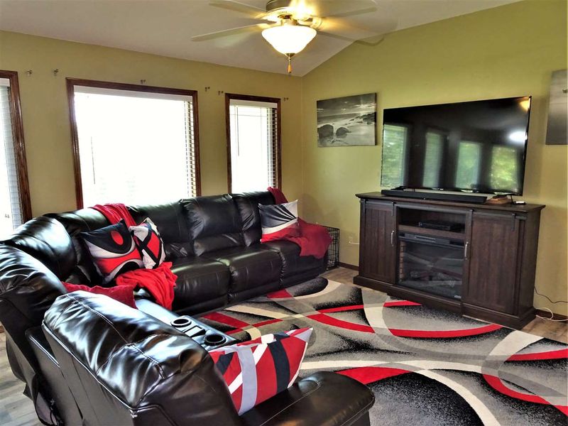 440 Meadowlark Dr, El Dorado, KS 67042
