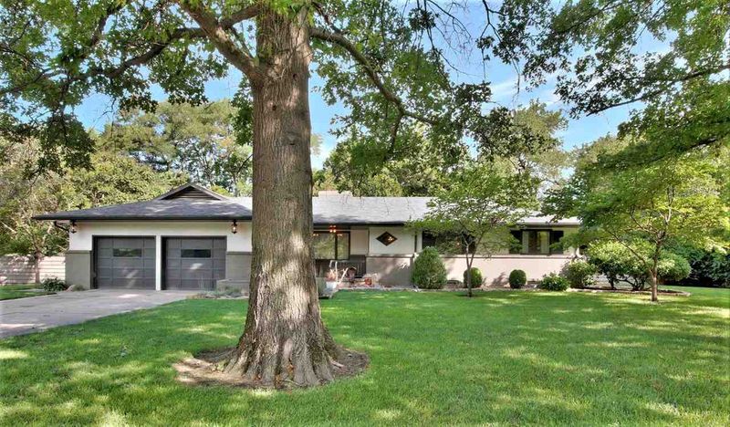 1804 Terrace Dr, Newton, KS 67114