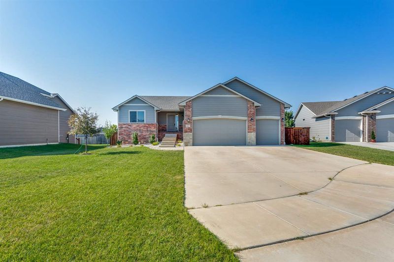 1927 E Teak Ct, Andover, KS 67002