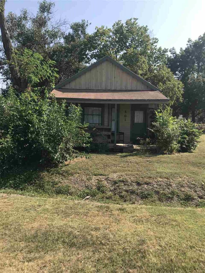 401 W Main St, Valley Center, KS 67147