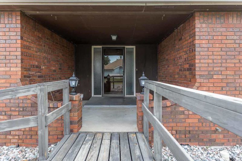 1418 S Todd Pl, Wichita, KS 67207