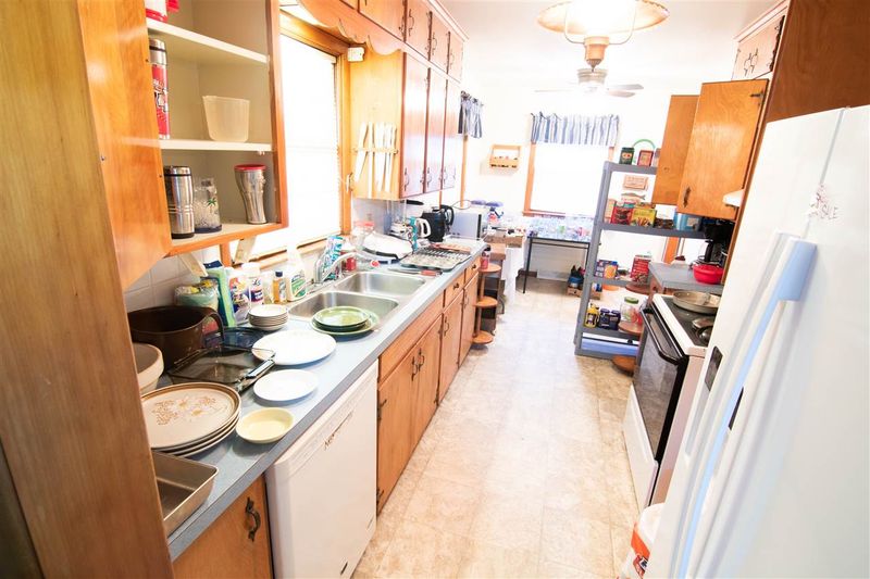 261 N Robin Rd, Wichita, KS 67212