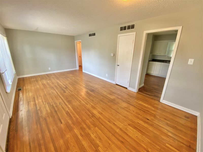 7131 E Gilbert St, Wichita, KS 67218