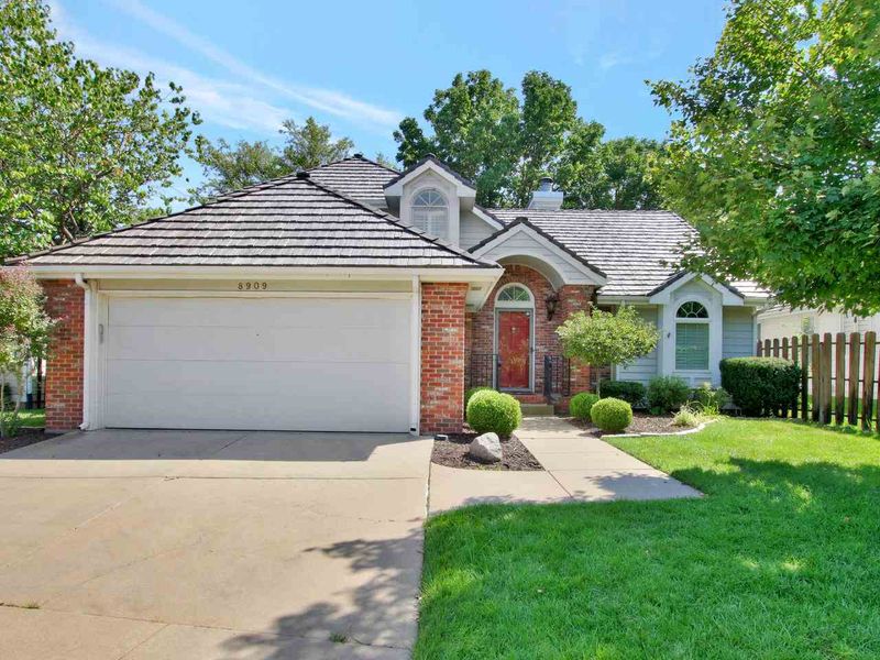 8909 Bradford Cir, Wichita, KS 67206-4046
