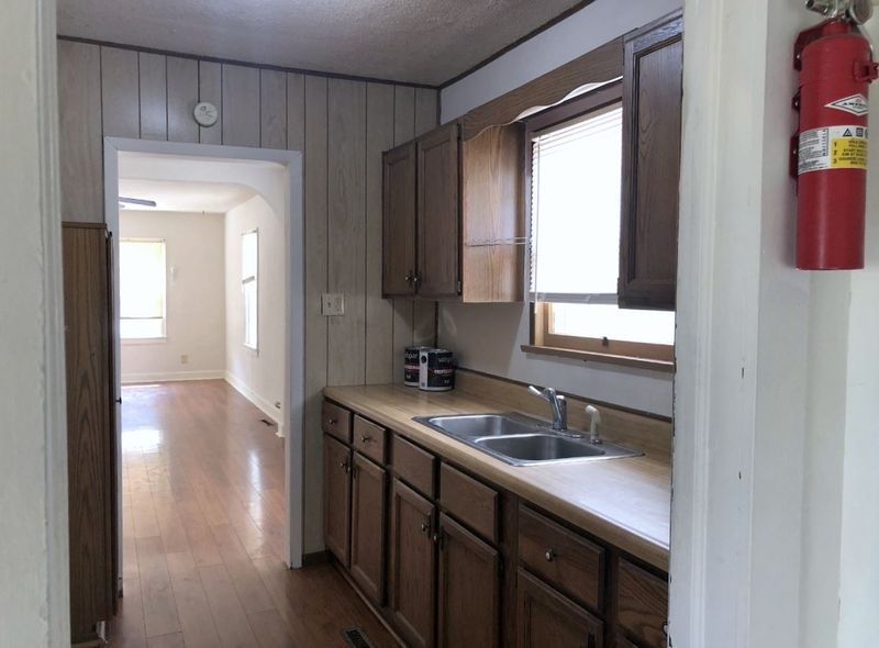 311 W 11th St, Wellington, KS 67152