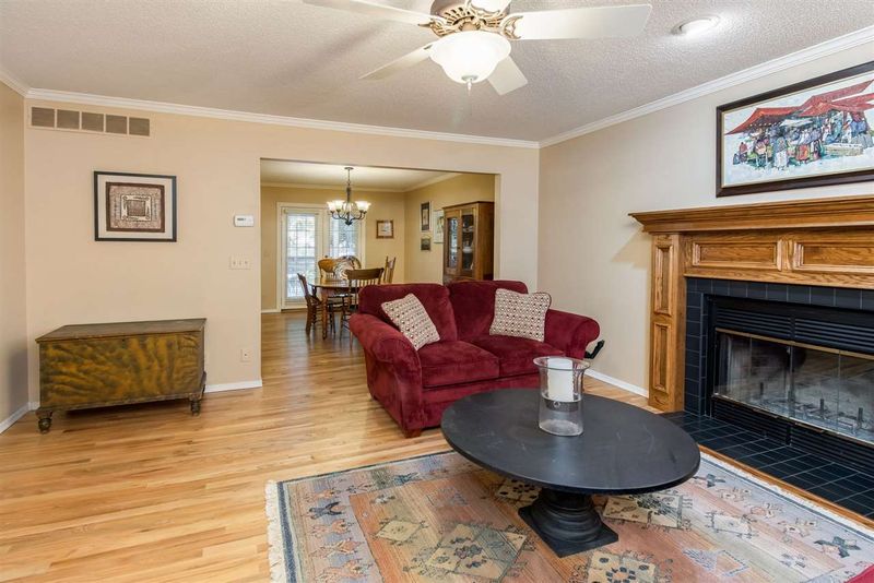 5211 E Pembrook Cir, Wichita, KS 67220