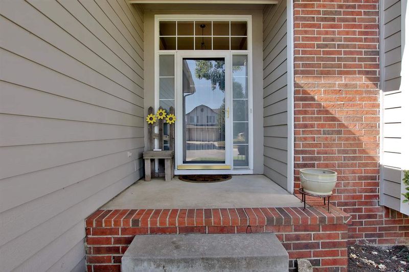 2037 E Zachary Dr, Derby, KS 67037