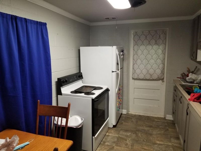 1923 Central Ave, Winfield, KS 67156