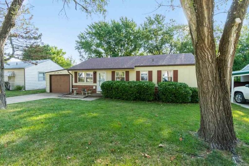 1224 Starkey St, Augusta, KS 67010