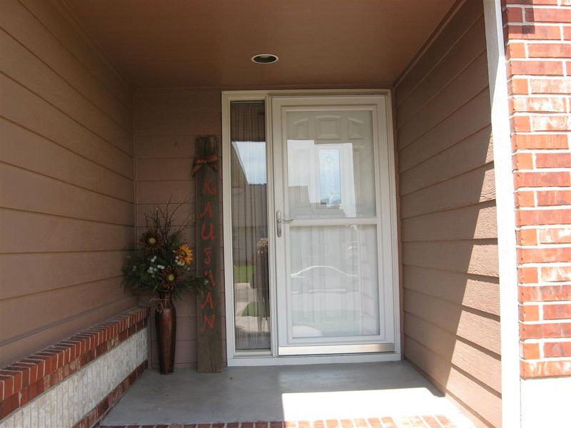 418 E Fieldstone St, Derby, KS 67037