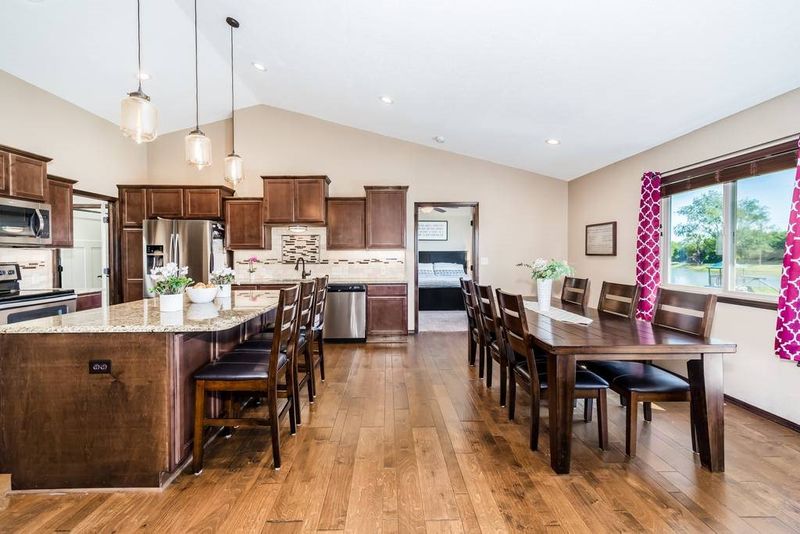 978 Cedar Brook Cir, Mulvane, KS 67110