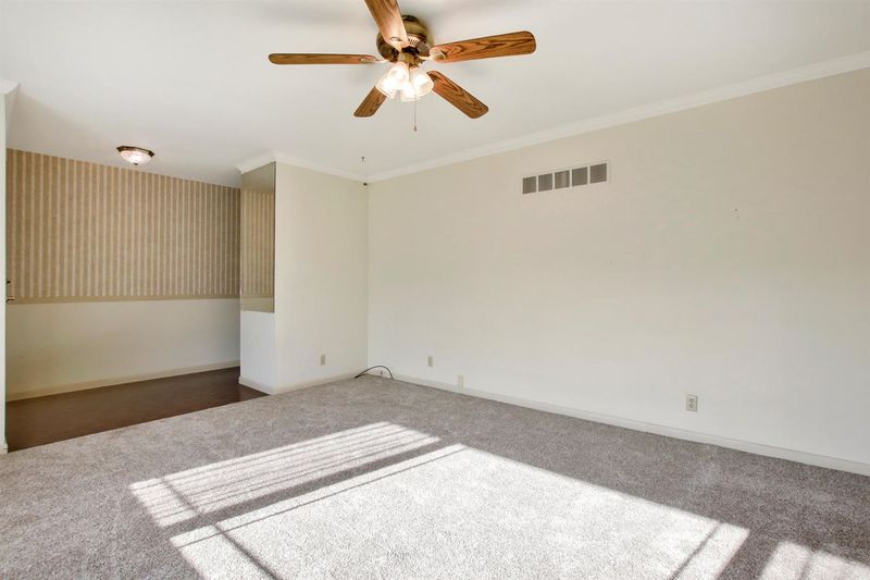 501 Rolling Hills Dr, Newton, KS 67114