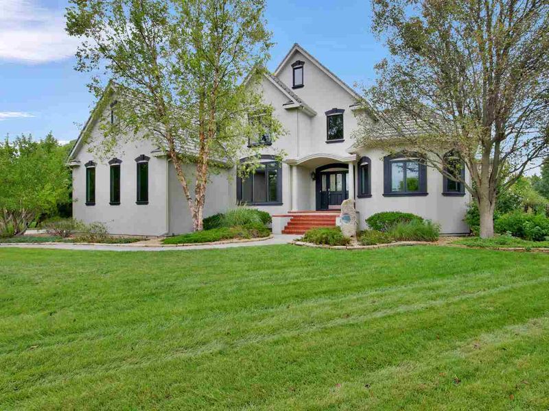 12732 E Meadow Ct, Wichita, KS 67206