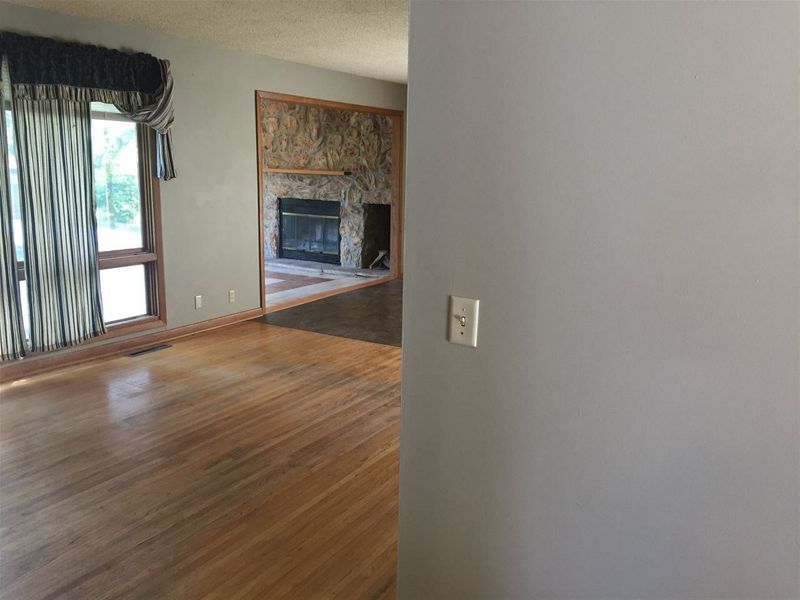 5921 E Clarendon, Bel Aire, KS 67220