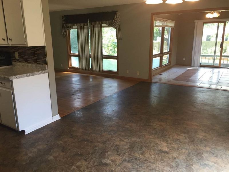 5921 E Clarendon, Bel Aire, KS 67220