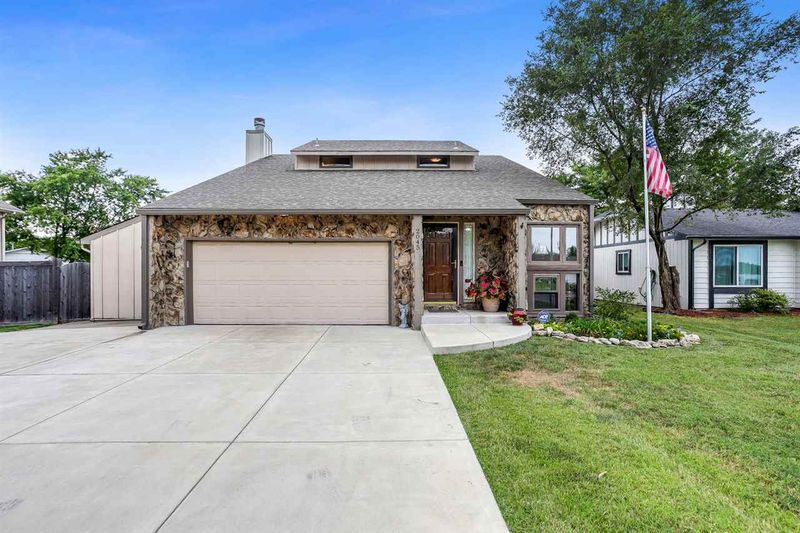 2045 N Marc Ave, Andover, KS 67002
