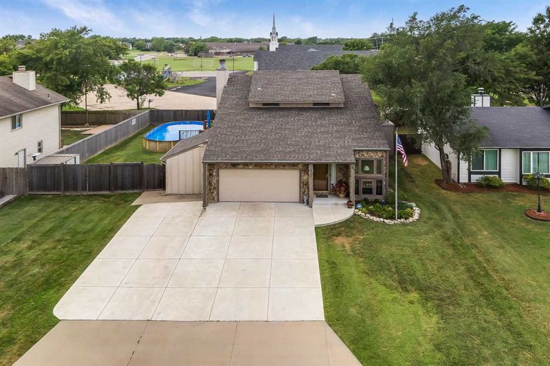 2045 N Marc Ave, Andover, KS 67002