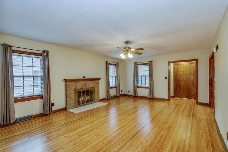 1124 N Maple St, Mcpherson, KS 67460
