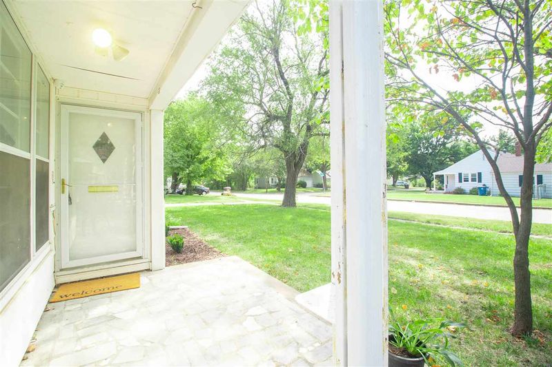 5320 E Pine St, Wichita, KS 67208
