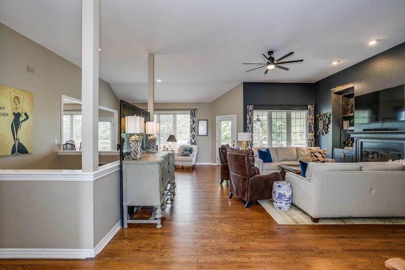 633 Glendevon Ct, Andover, KS 67002