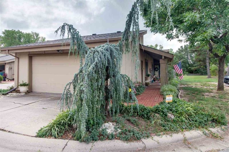 8419 E Harry unit 404, Wichita, KS 67207