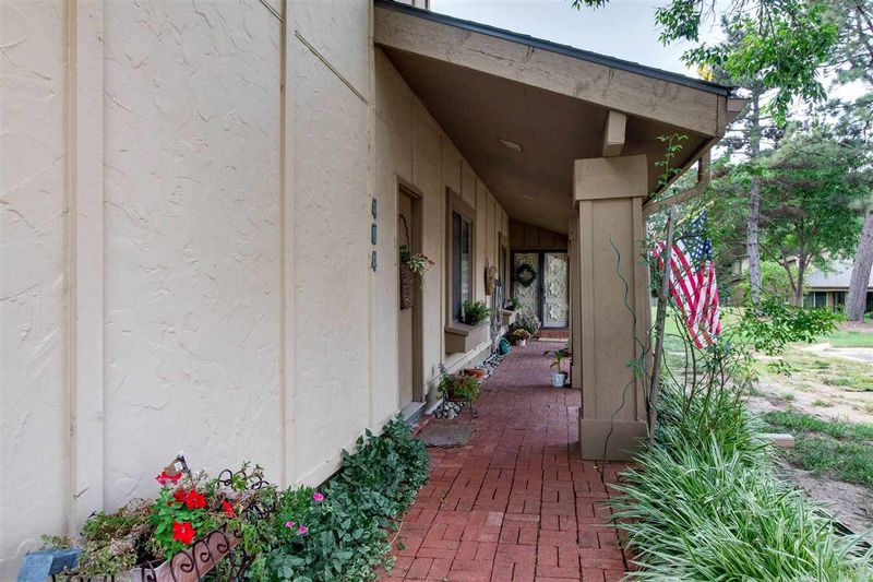 8419 E Harry unit 404, Wichita, KS 67207