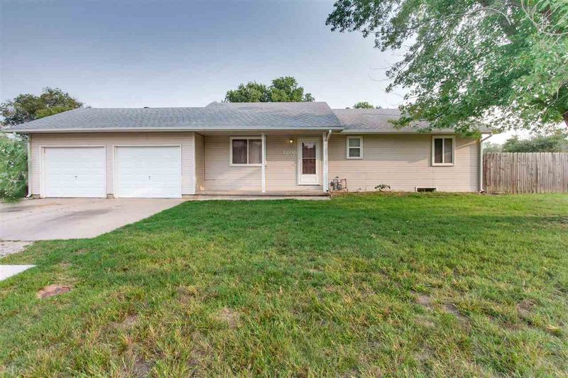 1208 E Riley, Haysville, KS 67060