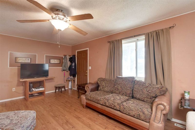 1208 E Riley, Haysville, KS 67060